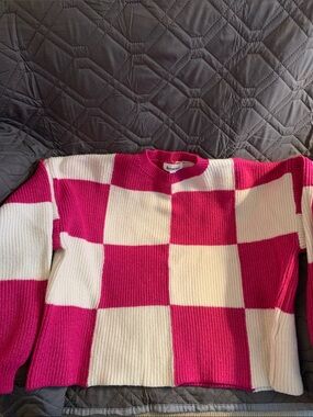 Checkerboard Crewneck Cropped Sweater in Hot Pink & Cream
